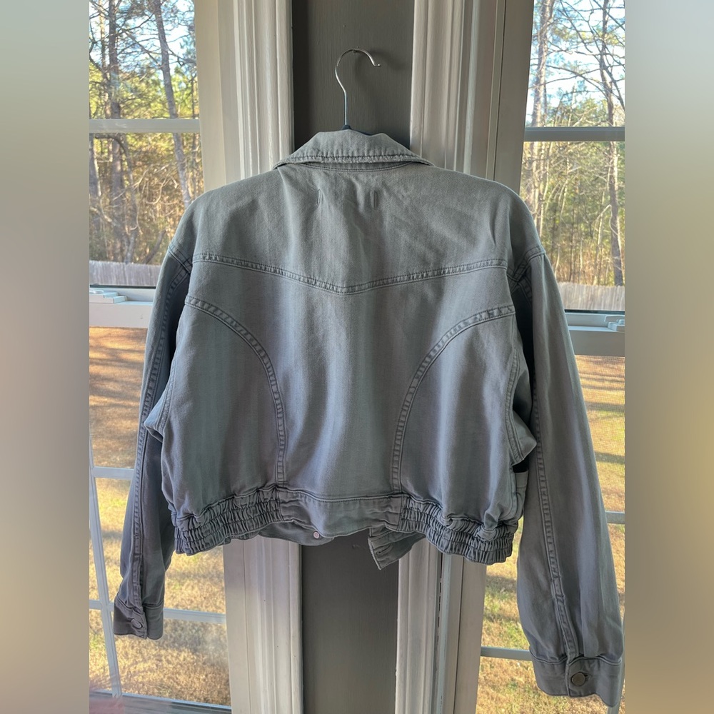 AMO Light Wash Blue Cropped Denim Jacket - Picture 6 of 6
